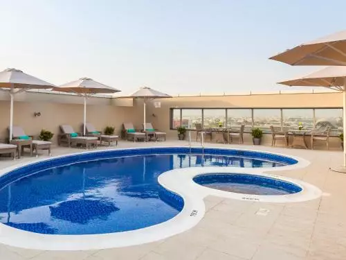 استخر هتل چهار ستاره البرشا دبی